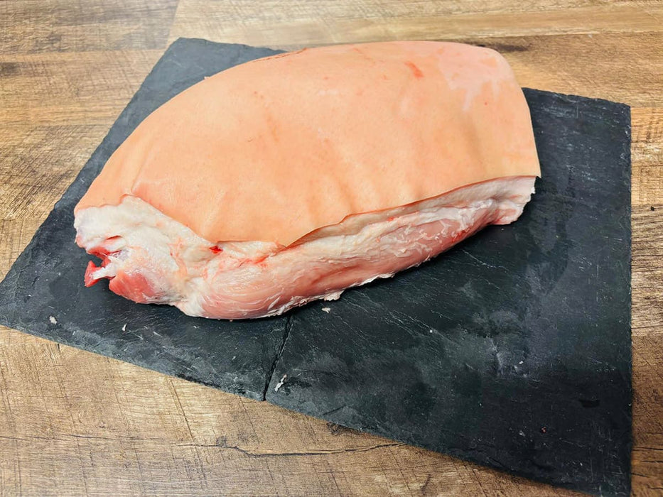 Platte bil met zwoerd